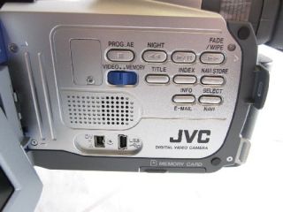 JVC GR DV800U Mini DV Digital Video Camcorder