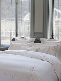 Yves Delorme Delicate rose bed linen   