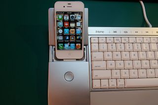 iHome Mac Keyboard with Integrated iPhone iPod Charging Syncing Dock