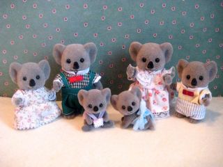 This lot is for the complete Billabong koala family from the Sylvanian