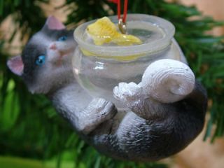 New Curious Cat Play Kitty Fish Bowl Christmas Ornament