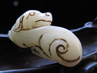 Natural Chinese Dog Hetian Nephrite Jade Pendant
