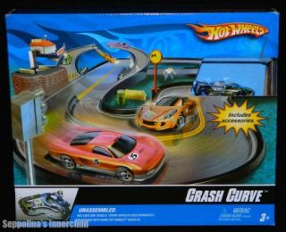 Hot Wheels Crash Curve Playset New Green Car Included 2007 Mattel