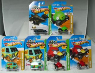 HOT WHEELS 2012 13 SCOOBY MYSTERY MACHINE, RED ANGRY BIRD, GREEN PIG