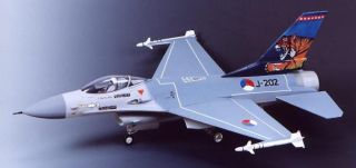 BEAUTIFULL CRAFTED RC MODEL JET . LOTS OF GREAT DETAIL , EVEN IN THE