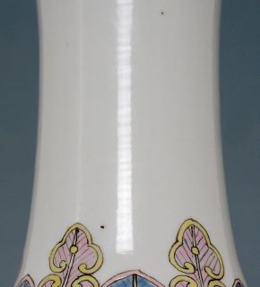 Elaborate Chinese Famille Rose Porcelain 18th C Glazed Large Vase 7161