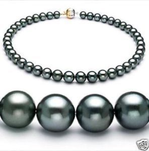 Charmante echte schwarze Perlenkette
