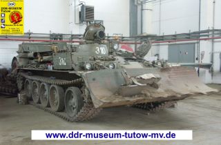 Panzer fahren, T 55 T55, NVA, russischer Bergepanzer, DDR Museum Tutow