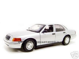 FORD CROWN VIC UNDERCOVER POLICE CAR 118 DIECAST SILVR