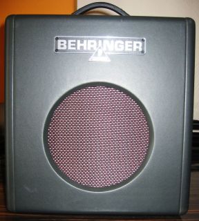Behringer BX108 Thunderbird Retro Bassverstärker