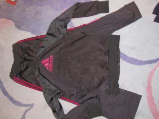 Mädchen Trainingsanzug schwarz beerenfarben Gr. 164 sehr gut erhalten