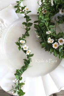 je 1,2m Girlande weiße Blüten Hochzeit Taufe weiß 299