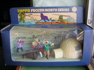 TIMPO TOYS Box No.299 Eskimo Kayak Set (54mm Plastic Figures) von 1970