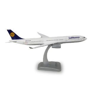 Lufthansa Airbus A330 300 1200 Spielzeug