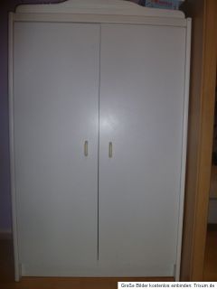 WEISSER KLEIDERSCHRANK FÜR BABYZIMMER