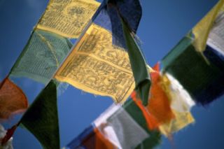 Rollen 125 Fahnen Tibet Gebetsfahnen M ca. 25 cm