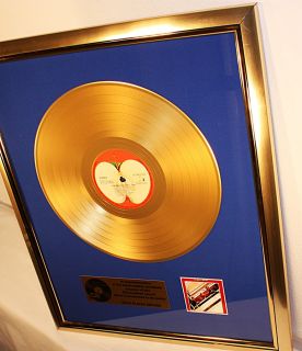 Beatles Rotes Album 1962 1966 goldene Schallplatte platin Golden