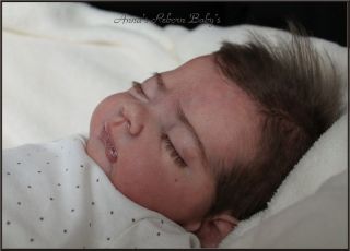Reborn Baby Serah BS von Adrie Stoete Schuiteman gerootete Augenbrauen