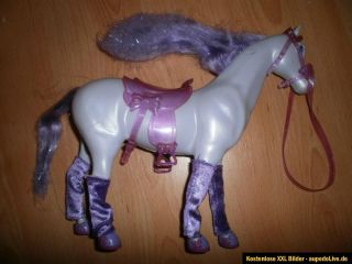 Pferd für Barbie mit viel Zubehör lila Stulpen Schuhe Sattel