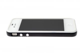 Unser Bumper (Schutzring) für das iPhone 4 besitzt Metallbuttons für