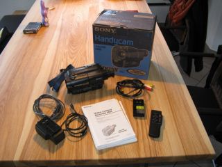 Sony Handycam CCD TR780E Hi8 Camcorder   8mm Video Camera Recorder