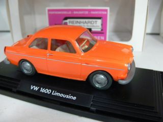 40 Wiking 763 01 VW 1600 Limousine orange