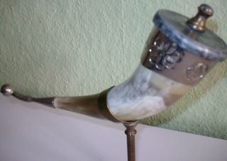 Antikes Trinkhorn mit Deckel Silberne ? Montur mit verzierungen
