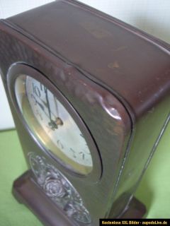 alte Uhr Tischuhr mit Reliefdekor Rosen Metall /Blechgehäuse Art Deco