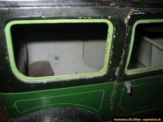 Bing Limousine Oldtimer in grün Uhrwerk Bj. ca. 1923