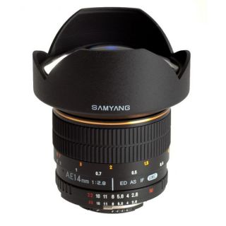 Le Samyang 14mm, en monture Nikon, est doté dune puce électronique