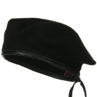 Military Style Beret   Black W08S67D Clothing