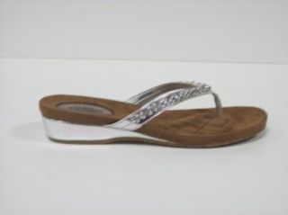 com Crazy Good By Dr. Scholls Womens Odds & Ends (7, Silver) Shoes